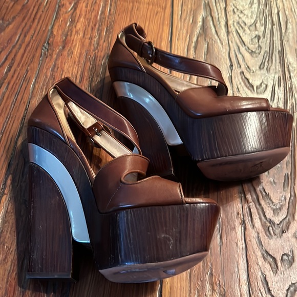 Casadei wooden cris-cross platform shoes to die for!! Size 37.5 - Picture 2 of 5